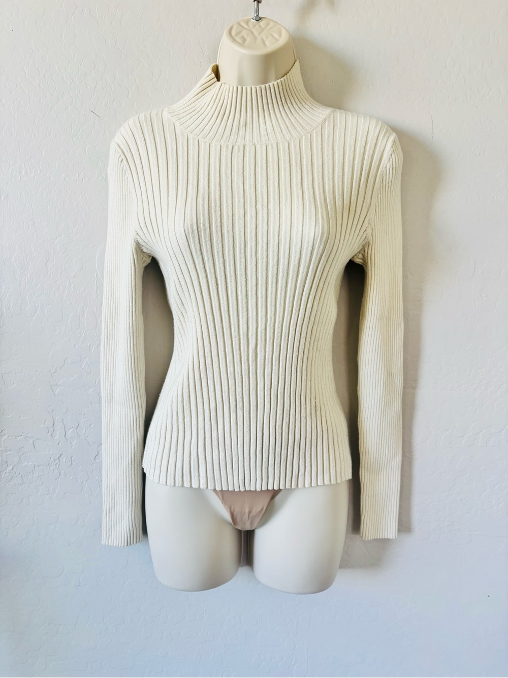 MOUSSY Ribbed Cream Turtleneck Sweater - Women's Knit Pullover